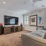Villa Lola