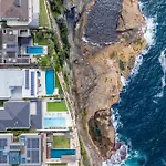 Villa Lola