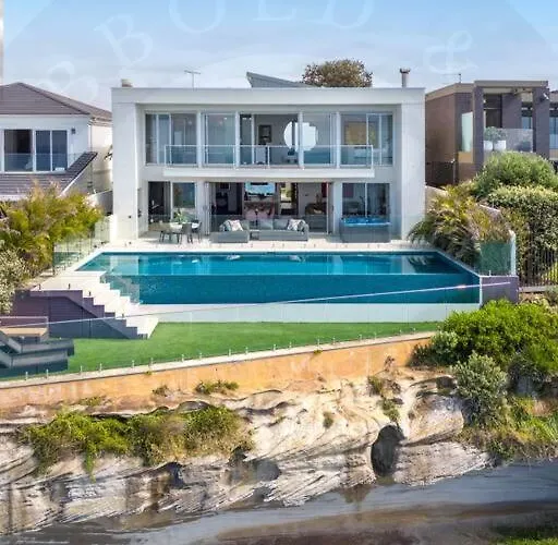 Villa Lola